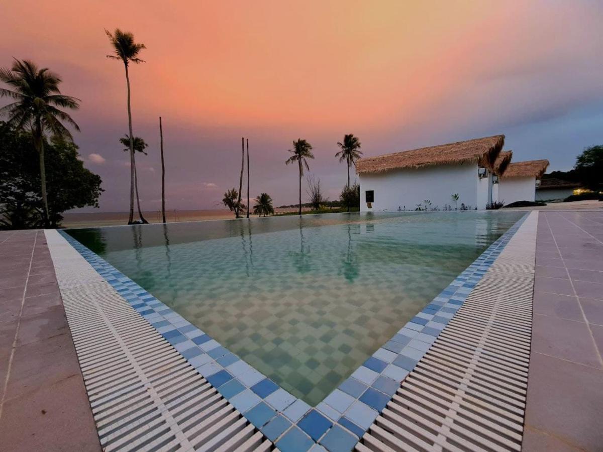 Luna Koh Rong Hotel Pagoda Beach Bagian luar foto